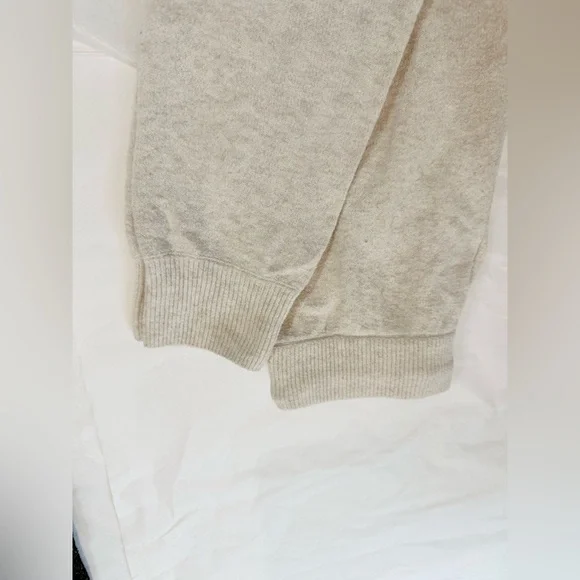 2 pairs of girls joggers , Medium 8-10 - Picture 4 of 7